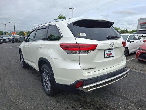Blizzard Pearl 2019 Toyota Highlander XLE