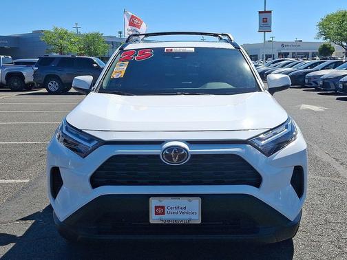 Ice Cap 2025 Toyota RAV4 XLE