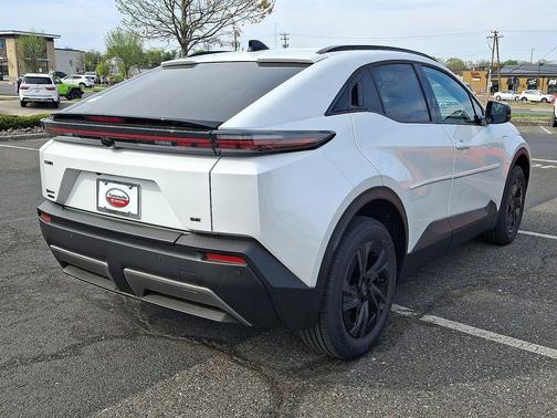 089 2026 Toyota C-HR SE