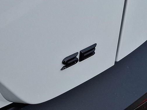 Wind Chill Pearl 2026 Toyota C-HR SE