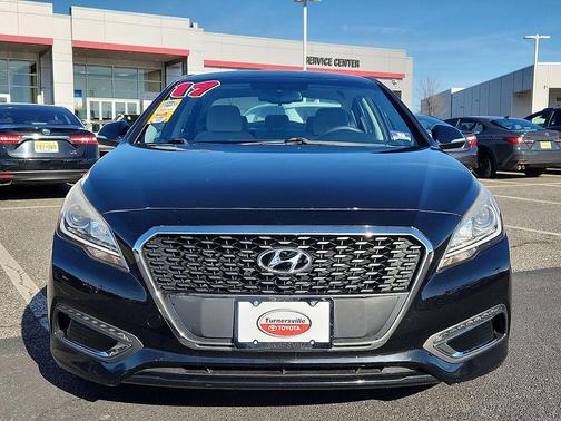 2017 Hyundai SONATA Hybrid SE