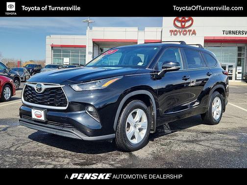 2023 Toyota Highlander LE