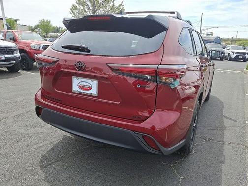 2025 Toyota Highlander Hybrid XLE