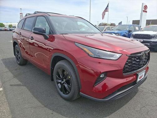 2025 Toyota Highlander Hybrid XLE