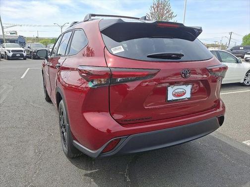 2025 Toyota Highlander Hybrid XLE