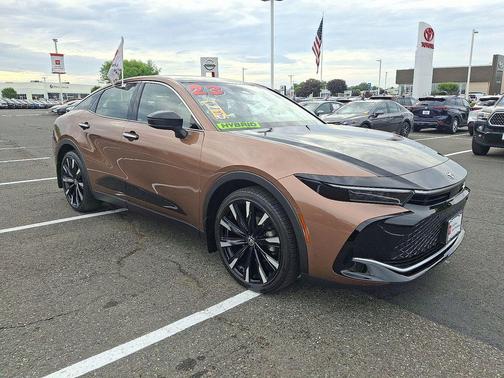Bronze Age/Black 2023 Toyota Crown Platinum