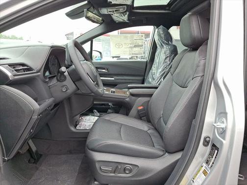 2025 Toyota Sienna Limited 7-Passenger
