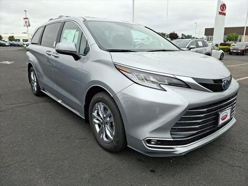2025 Toyota Sienna Limited 7-Passenger