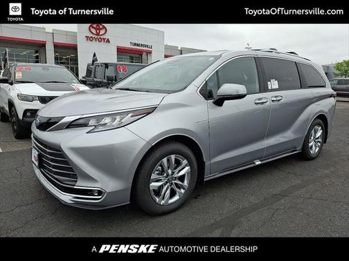 2025 Toyota Sienna Limited 7-Passenger