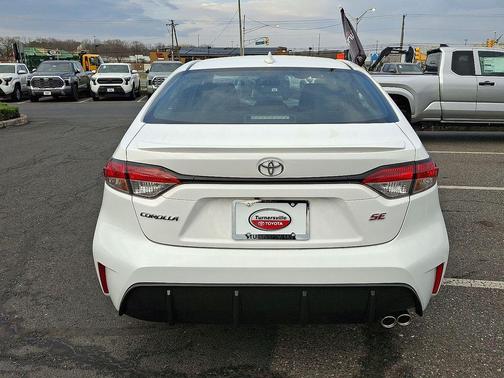 Ice Cap 2026 Toyota Corolla SE