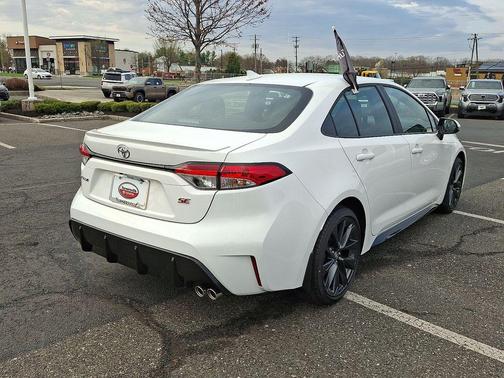 Ice Cap 2026 Toyota Corolla SE