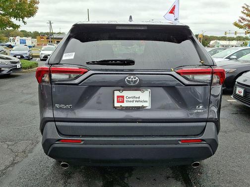 2022 Toyota RAV4 LE