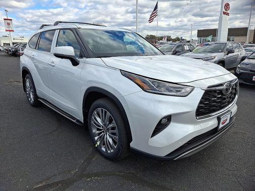 Wind Chill Pearl 2026 Toyota Highlander Platinum