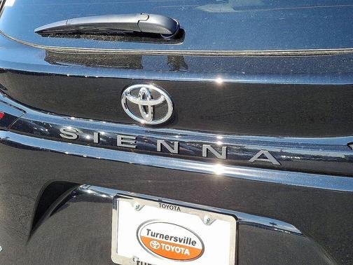 Midnight Black Metallic 2026 Toyota Sienna XLE