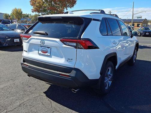 2025 Toyota RAV4 Hybrid XLE