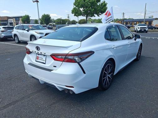 Ice Cap 2024 Toyota Camry SE