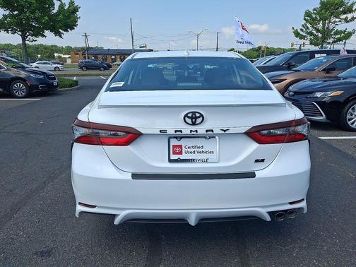 Ice Cap 2024 Toyota Camry SE