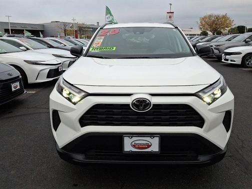 2025 Toyota RAV4 Hybrid SE