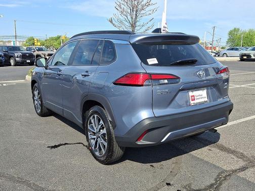 Celestite 2025 Toyota Corolla Cross XLE