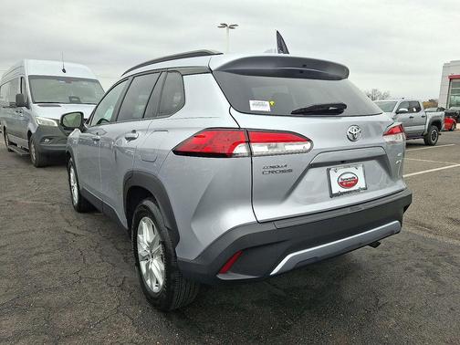 2023 Toyota Corolla Cross LE