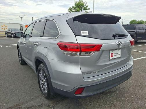 Celestial Silver Metallic 2018 Toyota Highlander XLE