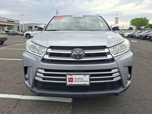 Celestial Silver Metallic 2018 Toyota Highlander XLE