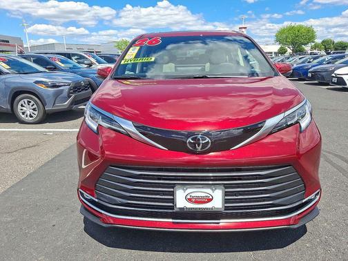 Pearl 2026 Toyota Sienna Limited