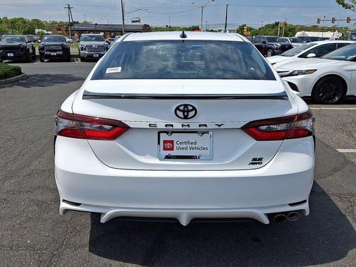 Super White 2021 Toyota Camry SE