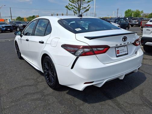 Super White 2021 Toyota Camry SE