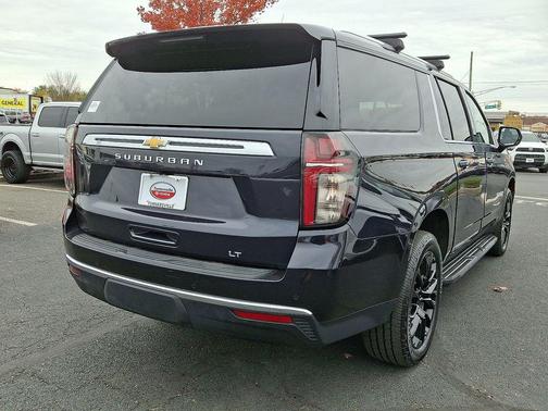 2022 Chevrolet Suburban LT