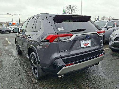 2023 Toyota RAV4 Hybrid SE