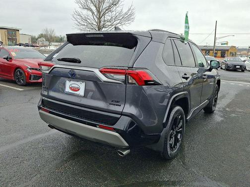 2023 Toyota RAV4 Hybrid SE