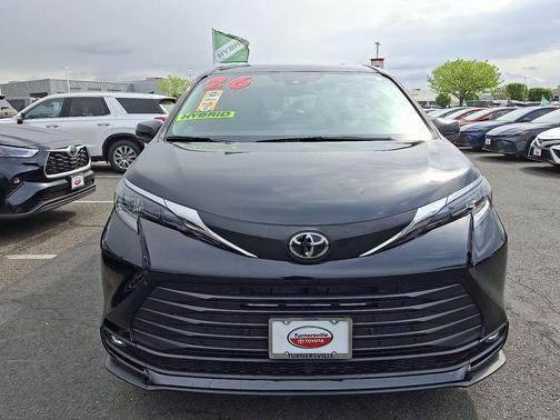 Midnight Black Metallic 2026 Toyota Sienna XLE