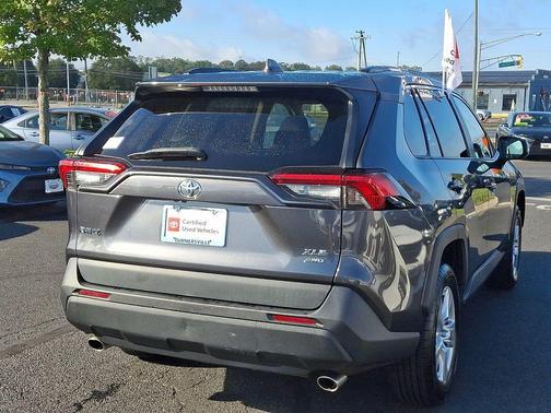2020 Toyota RAV4 XLE