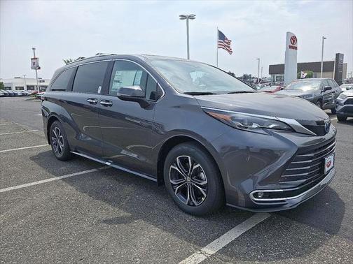 2025 Toyota Sienna Platinum 7 Passenger