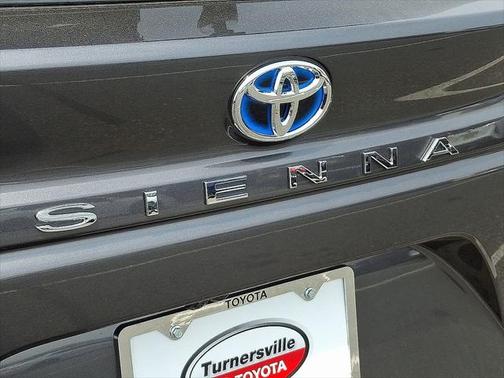 2025 Toyota Sienna Platinum 7 Passenger