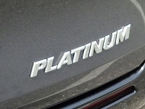 2025 Toyota Sienna Platinum 7 Passenger