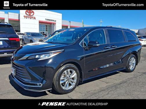 2022 Toyota Sienna Limited