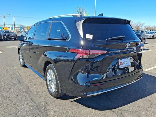 2022 Toyota Sienna Limited