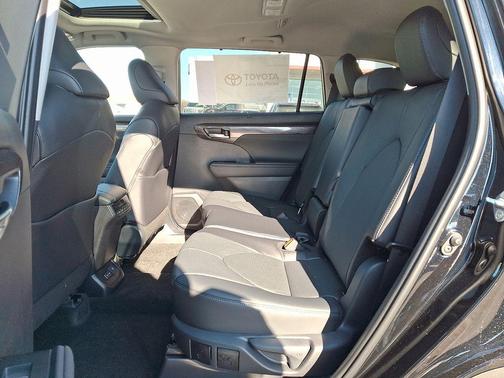 2026 Toyota Highlander Limited
