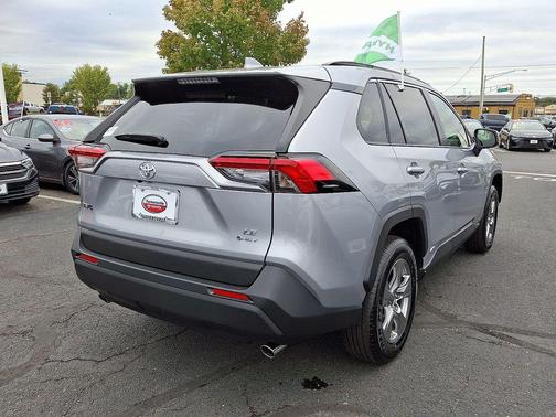 2025 Toyota RAV4 Hybrid SE