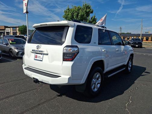 Ice Cap 2024 Toyota 4Runner SR5 Premium