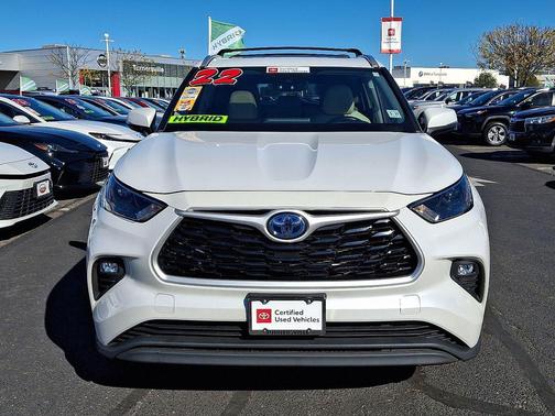 2022 Toyota Highlander Hybrid XLE