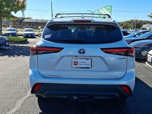 2022 Toyota Highlander Hybrid XLE