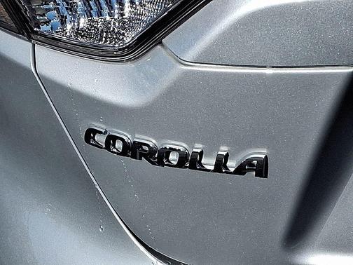 Classic Silver Metallic 2026 Toyota Corolla SE