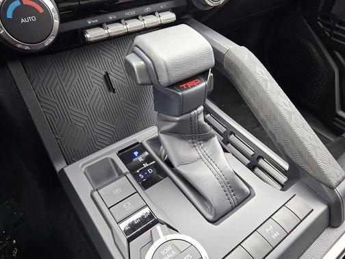 2026 Toyota Tacoma Hybrid TRD Off Road