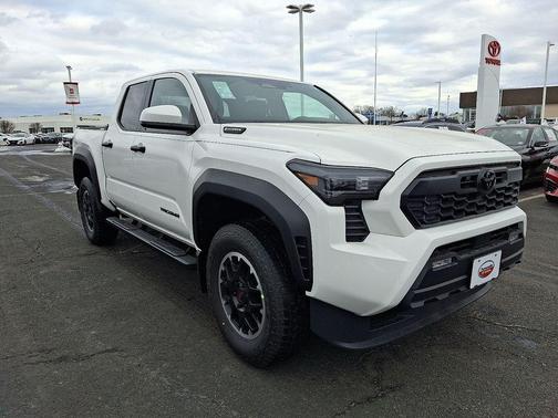 2026 Toyota Tacoma Hybrid TRD Off Road
