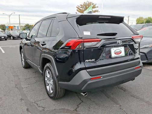 2025 Toyota RAV4 Hybrid SE