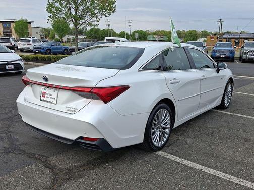 Wind Chill Pearl 2021 Toyota Avalon Hybrid Limited