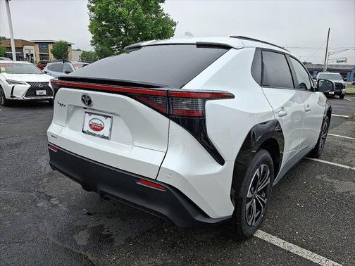 2025 Toyota bZ4X XLE